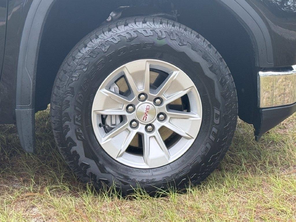 GMC Sierra 1500 4WD Crew Cab 147" Pro 2024