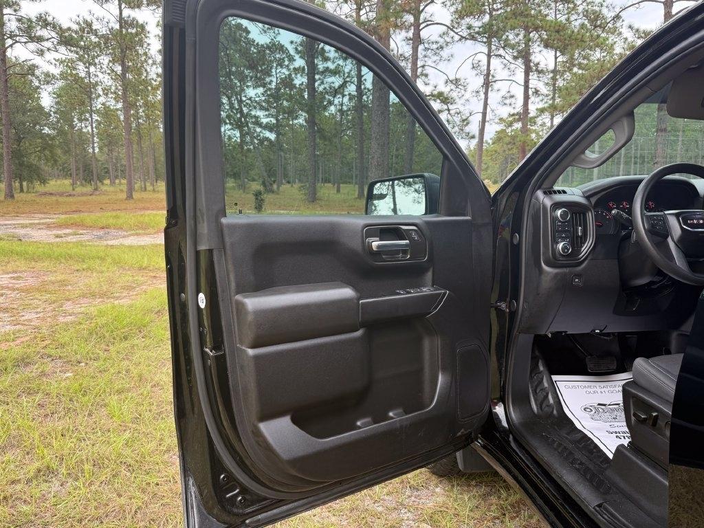 GMC Sierra 1500 4WD Crew Cab 147" Pro 2024