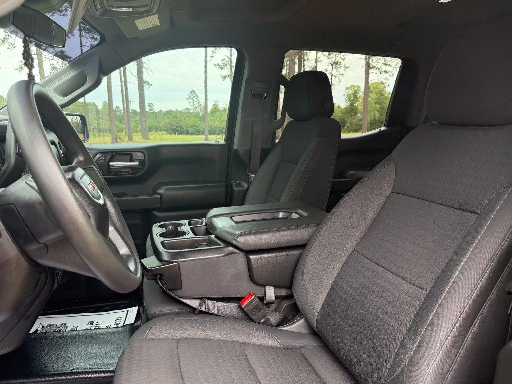 GMC Sierra 1500 4WD Crew Cab 147" Pro 2024