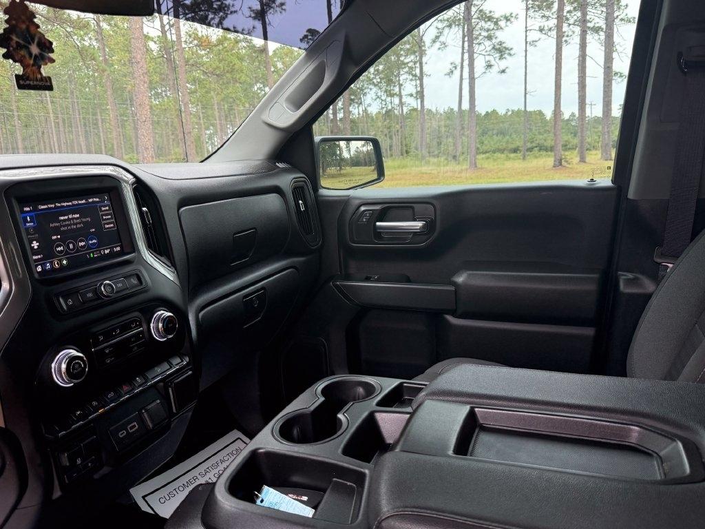 GMC Sierra 1500 4WD Crew Cab 147" Pro 2024