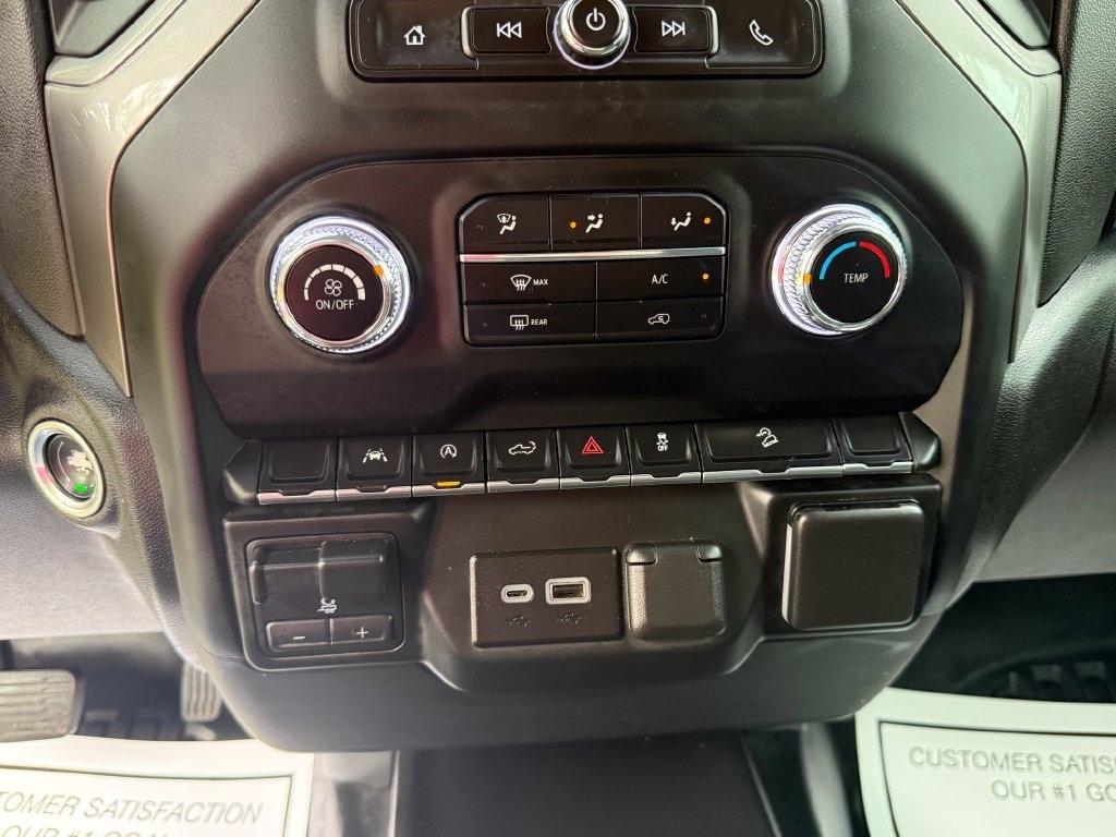 GMC Sierra 1500 4WD Crew Cab 147" Pro 2024