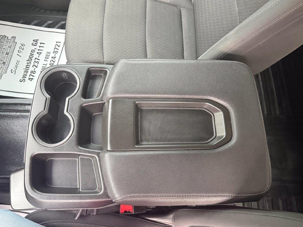 GMC Sierra 1500 4WD Crew Cab 147" Pro 2024
