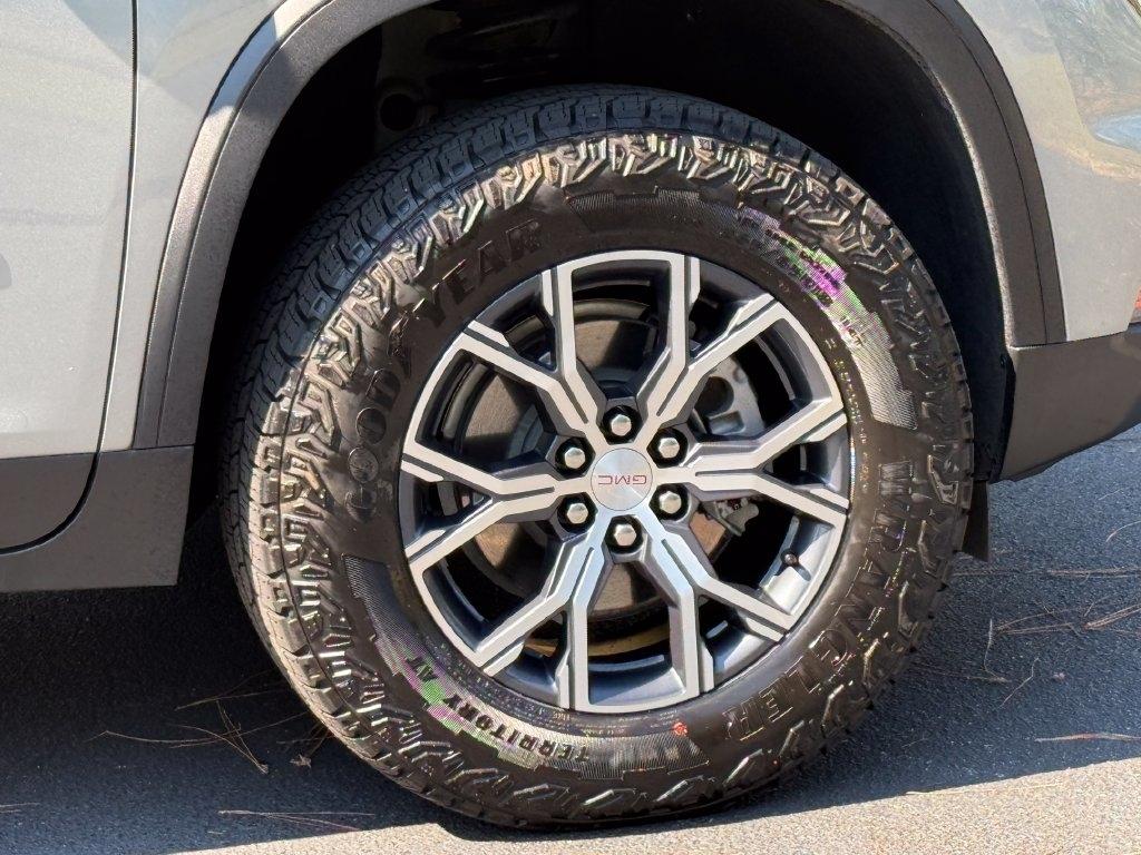 GMC Acadia AWD 4dr AT4 2026