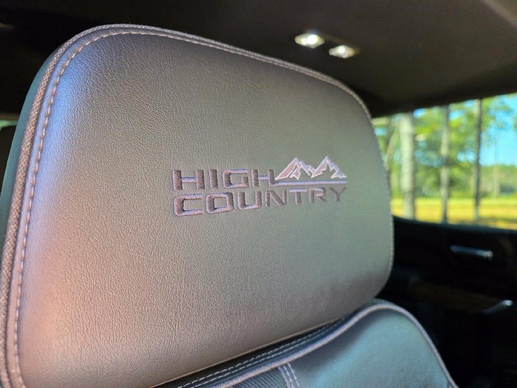 Chevrolet Silverado 1500 LTD 4WD Crew Cab 147" High Country 2022
