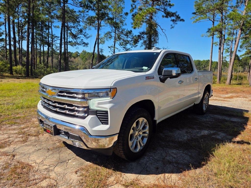 2025 Chevrolet Silverado 1500 4WD Crew Cab 147" LTZ