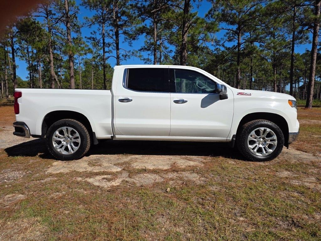 Chevrolet Silverado 1500 4WD Crew Cab 147" LTZ 2025