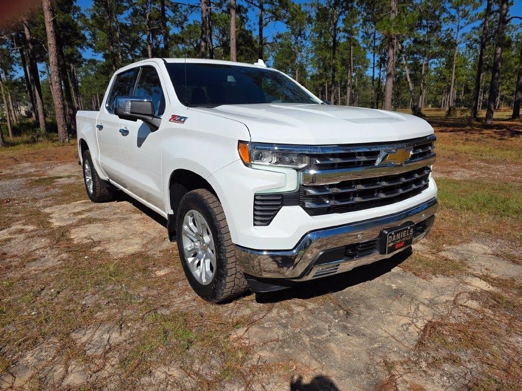 Chevrolet Silverado 1500 4WD Crew Cab 147" LTZ 2025