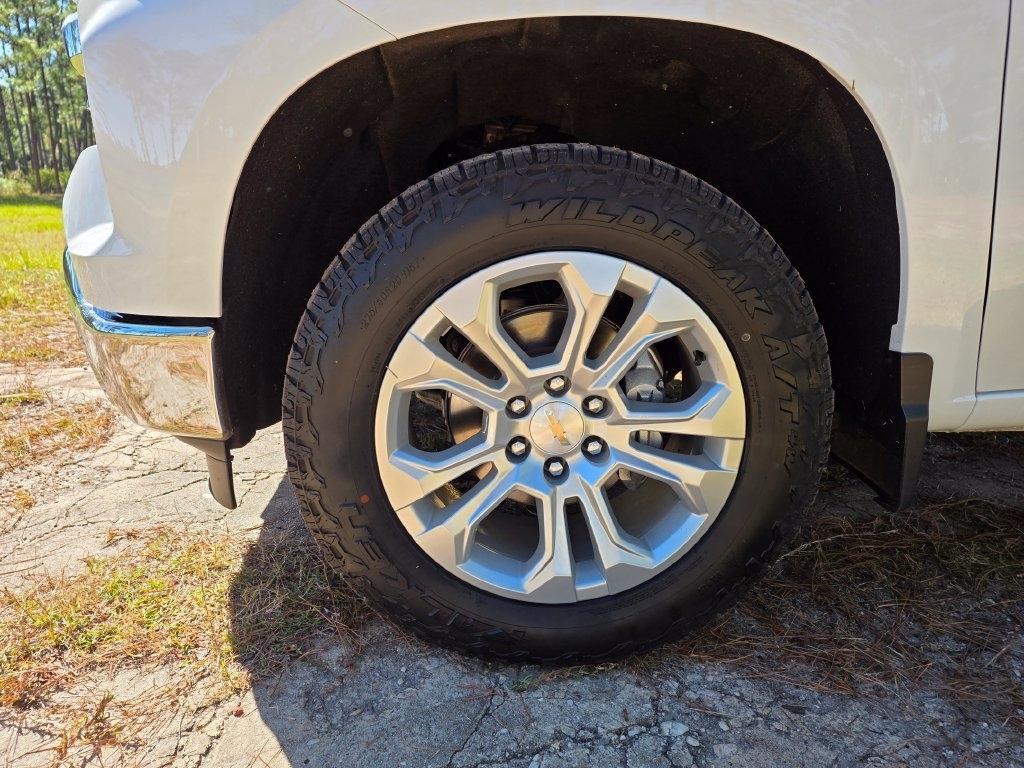 Chevrolet Silverado 1500 4WD Crew Cab 147" LTZ 2025