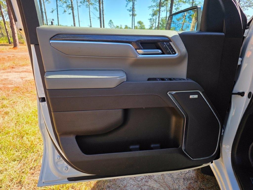 Chevrolet Silverado 1500 4WD Crew Cab 147" LTZ 2025