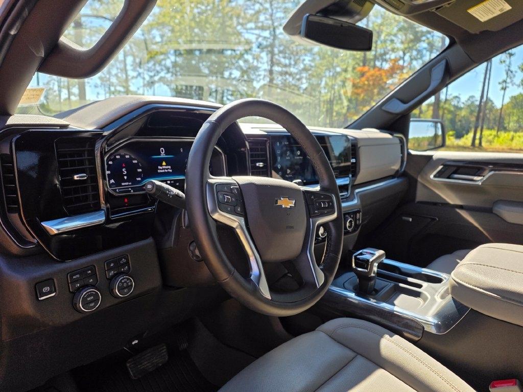 Chevrolet Silverado 1500 4WD Crew Cab 147" LTZ 2025