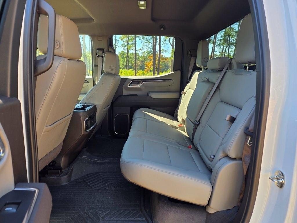 Chevrolet Silverado 1500 4WD Crew Cab 147" LTZ 2025