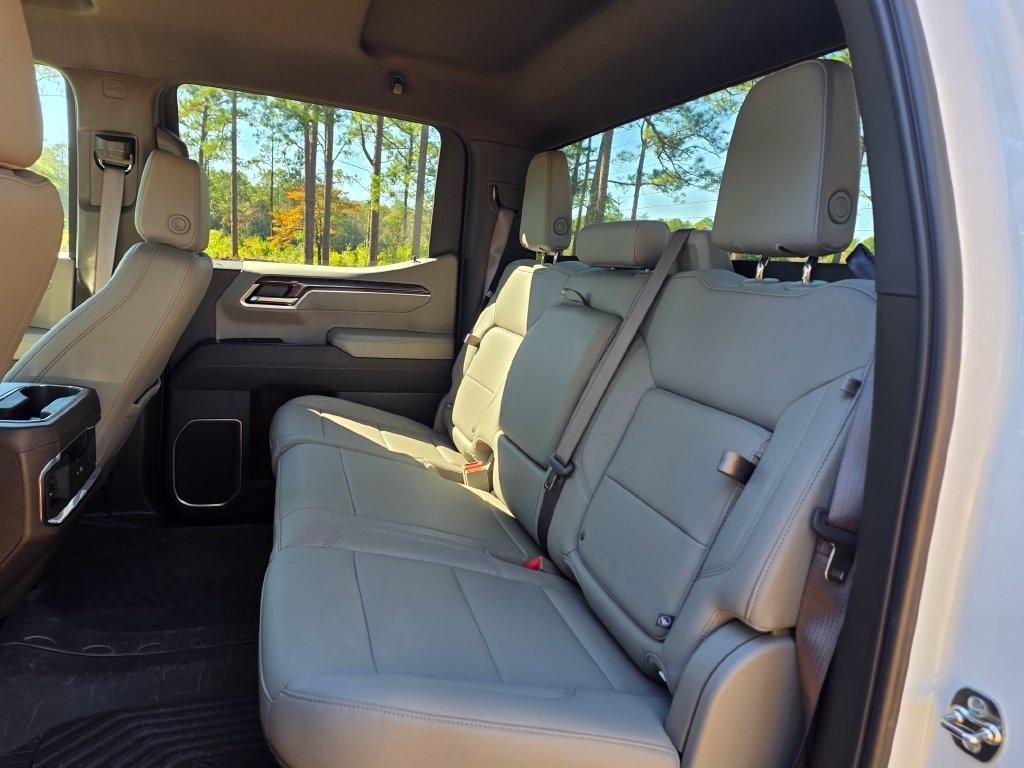 Chevrolet Silverado 1500 4WD Crew Cab 147" LTZ 2025