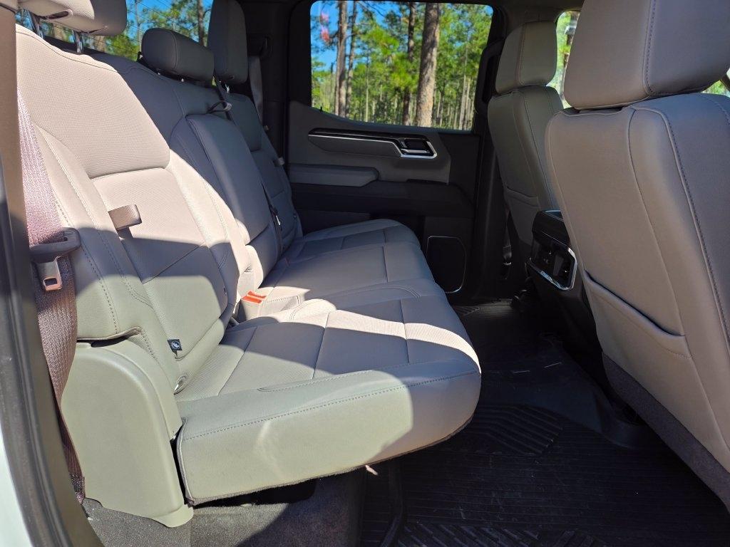 Chevrolet Silverado 1500 4WD Crew Cab 147" LTZ 2025