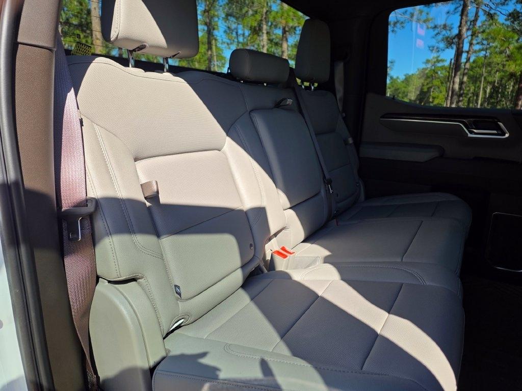 Chevrolet Silverado 1500 4WD Crew Cab 147" LTZ 2025
