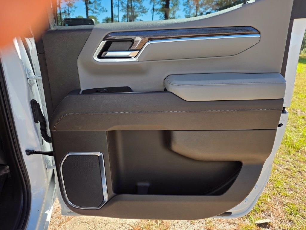 Chevrolet Silverado 1500 4WD Crew Cab 147" LTZ 2025