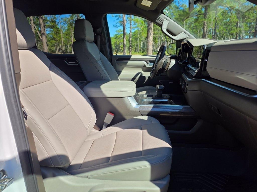 Chevrolet Silverado 1500 4WD Crew Cab 147" LTZ 2025