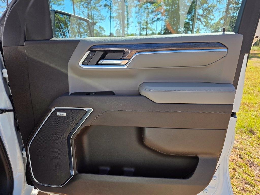 Chevrolet Silverado 1500 4WD Crew Cab 147" LTZ 2025