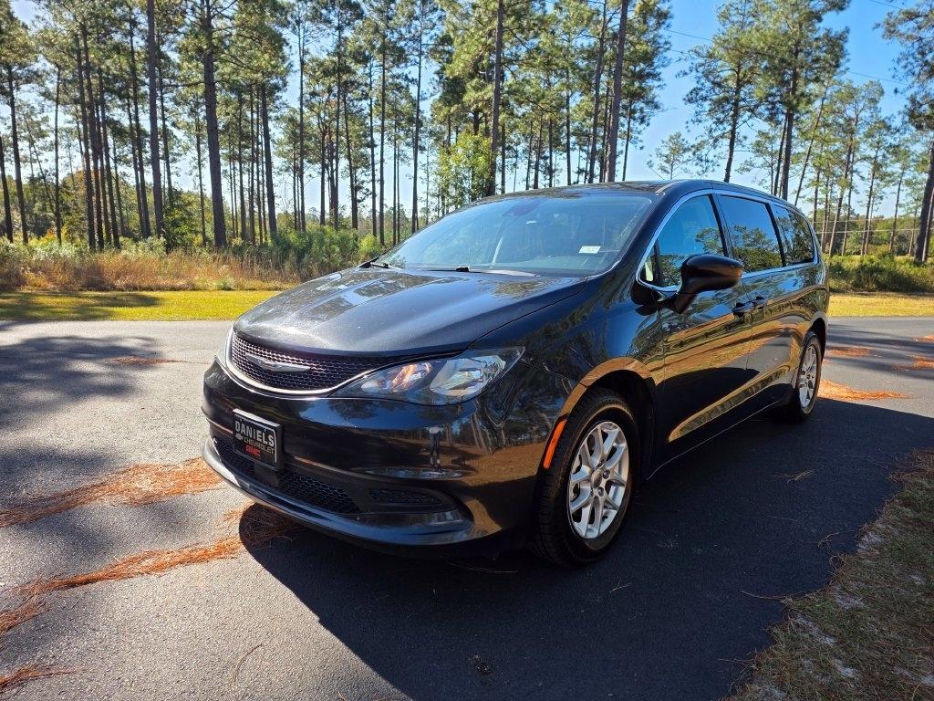 2023 Chrysler Voyager LX FWD