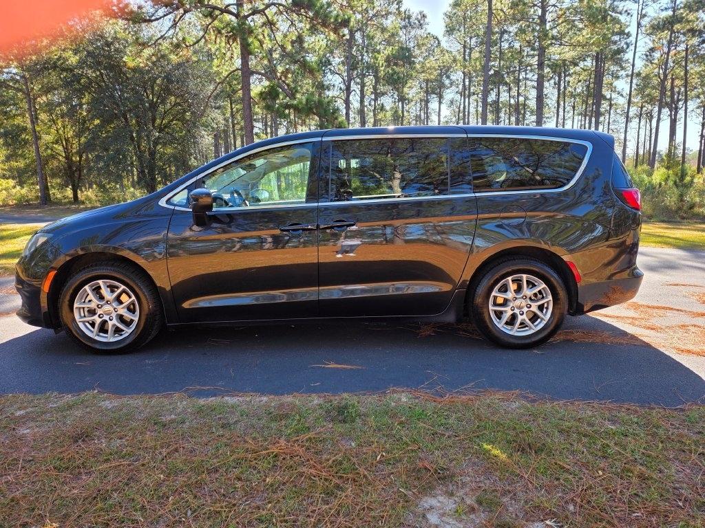 Chrysler Voyager LX FWD 2023