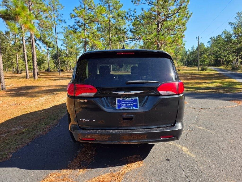 Chrysler Voyager LX FWD 2023