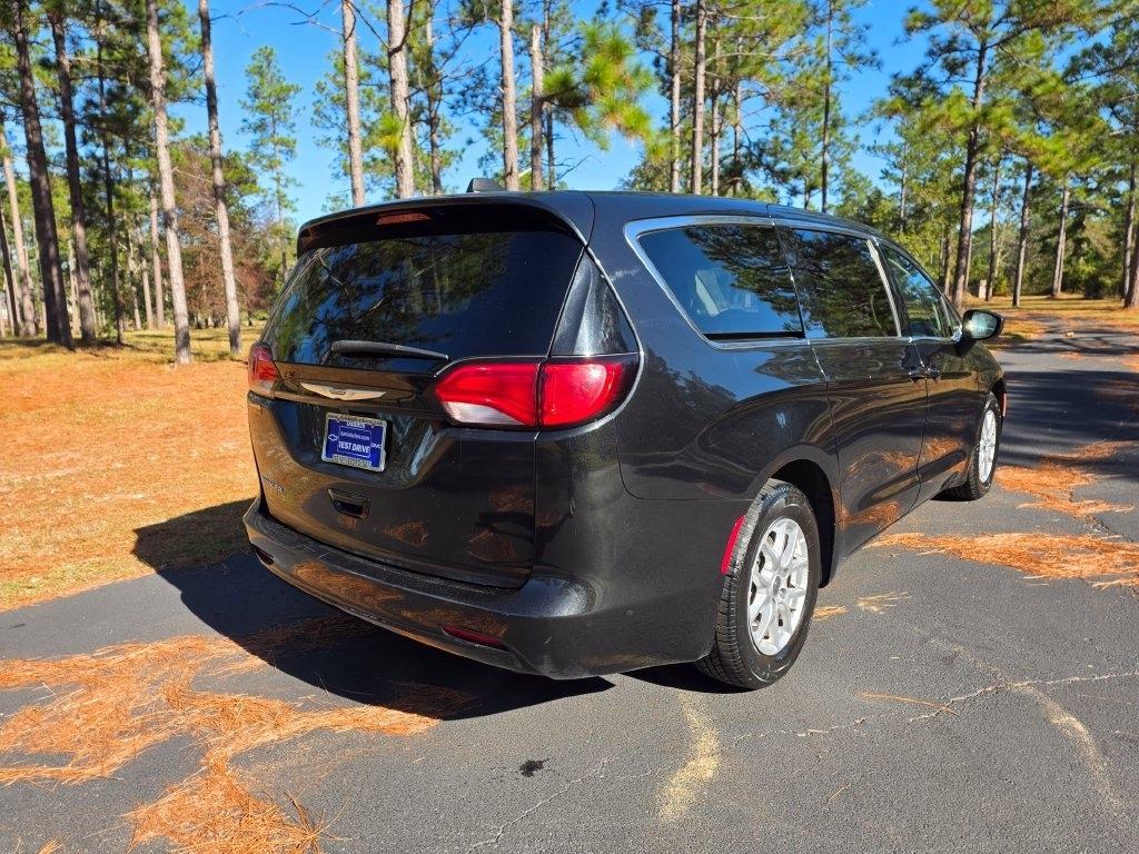 Chrysler Voyager LX FWD 2023
