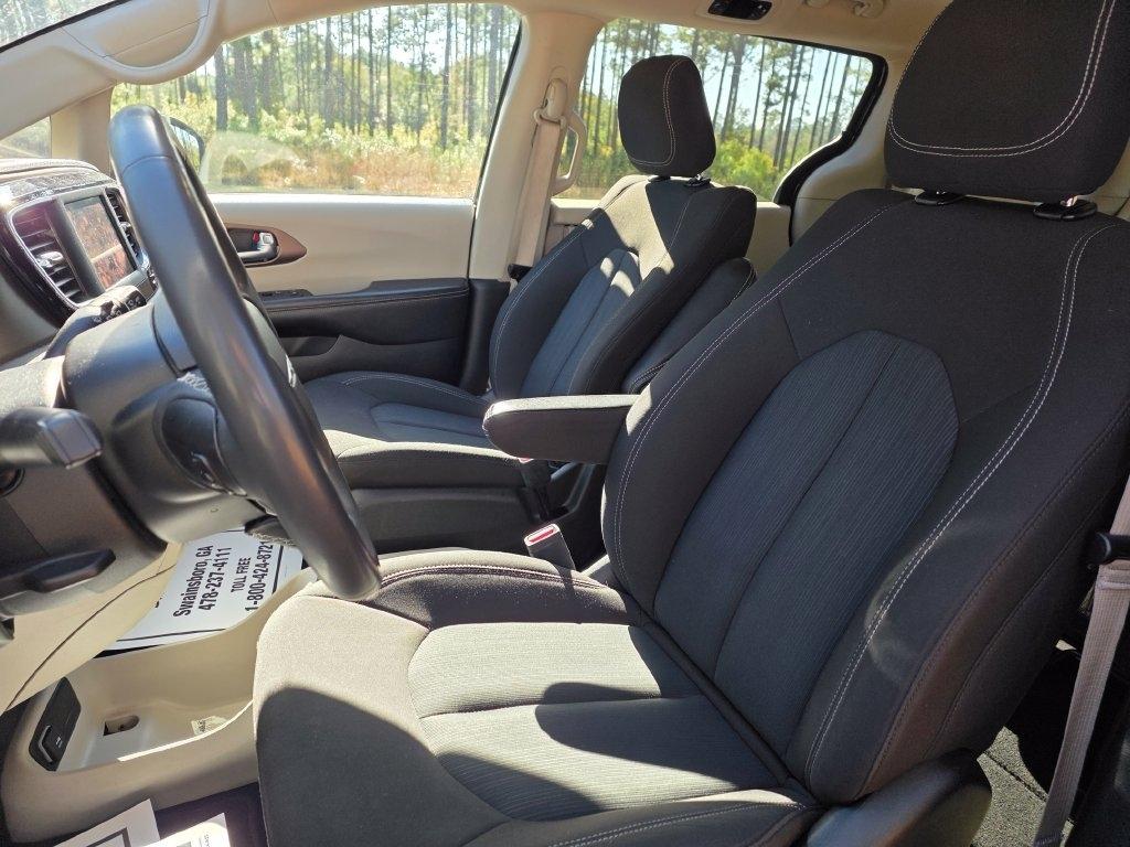 Chrysler Voyager LX FWD 2023
