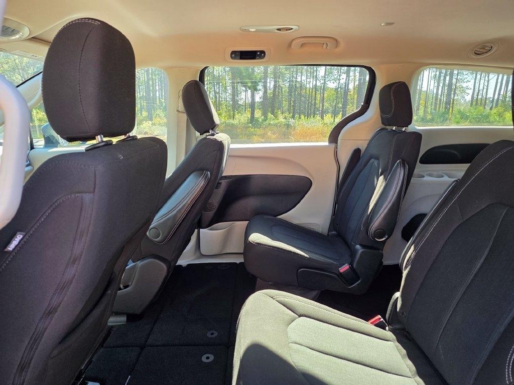 Chrysler Voyager LX FWD 2023