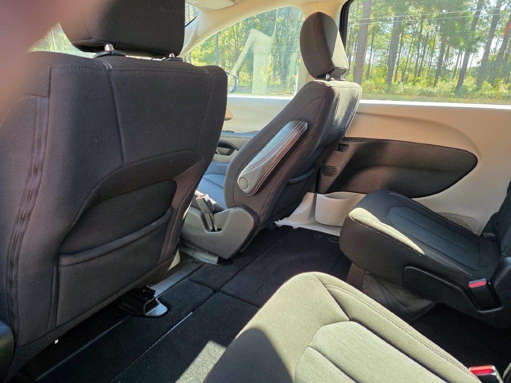 Chrysler Voyager LX FWD 2023