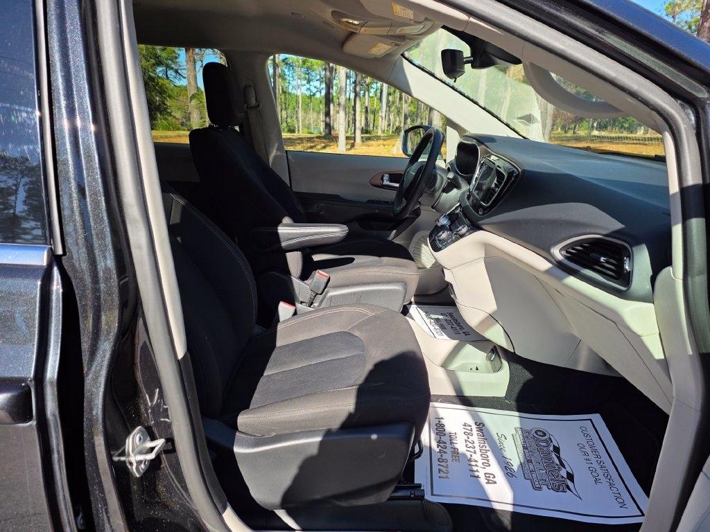 Chrysler Voyager LX FWD 2023