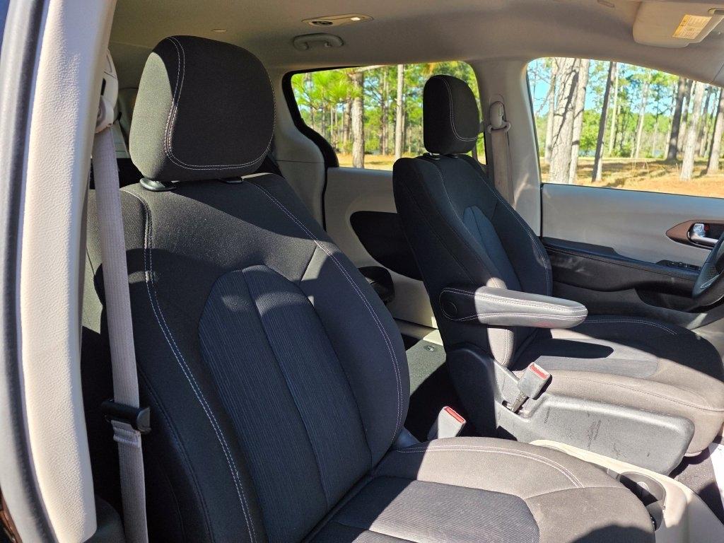 Chrysler Voyager LX FWD 2023
