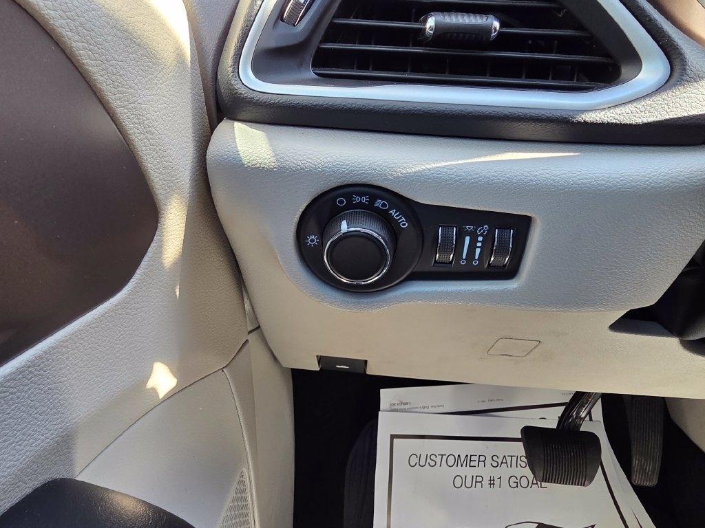 Chrysler Voyager LX FWD 2023