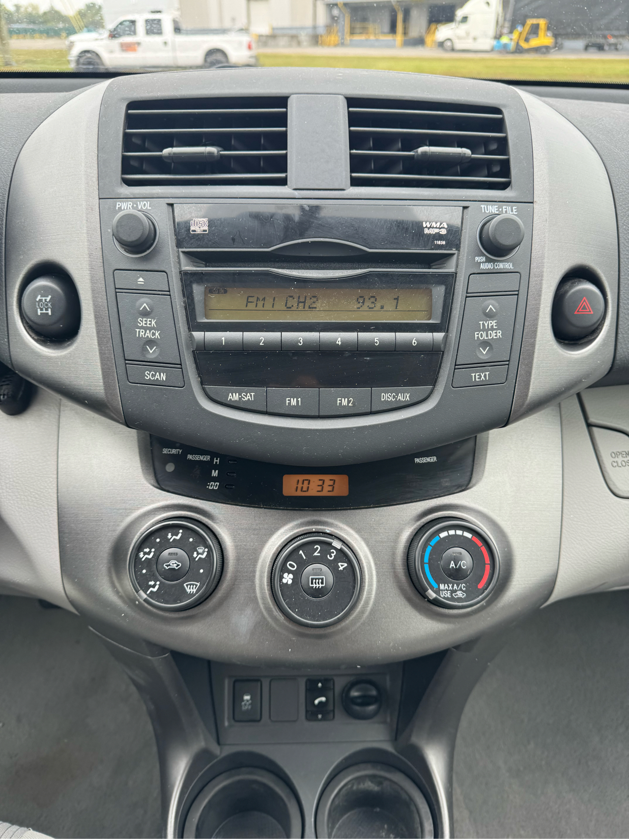 Toyota RAV4 Base I4 4WD 2009 Toyota RAV4 Base I4 4WD 2009