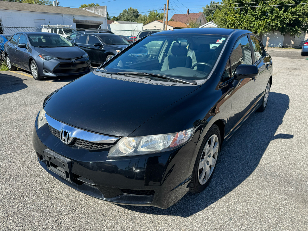Honda Civic LX Sedan 5-Speed AT 2011 Honda Civic LX Sedan 5-Speed AT 2011