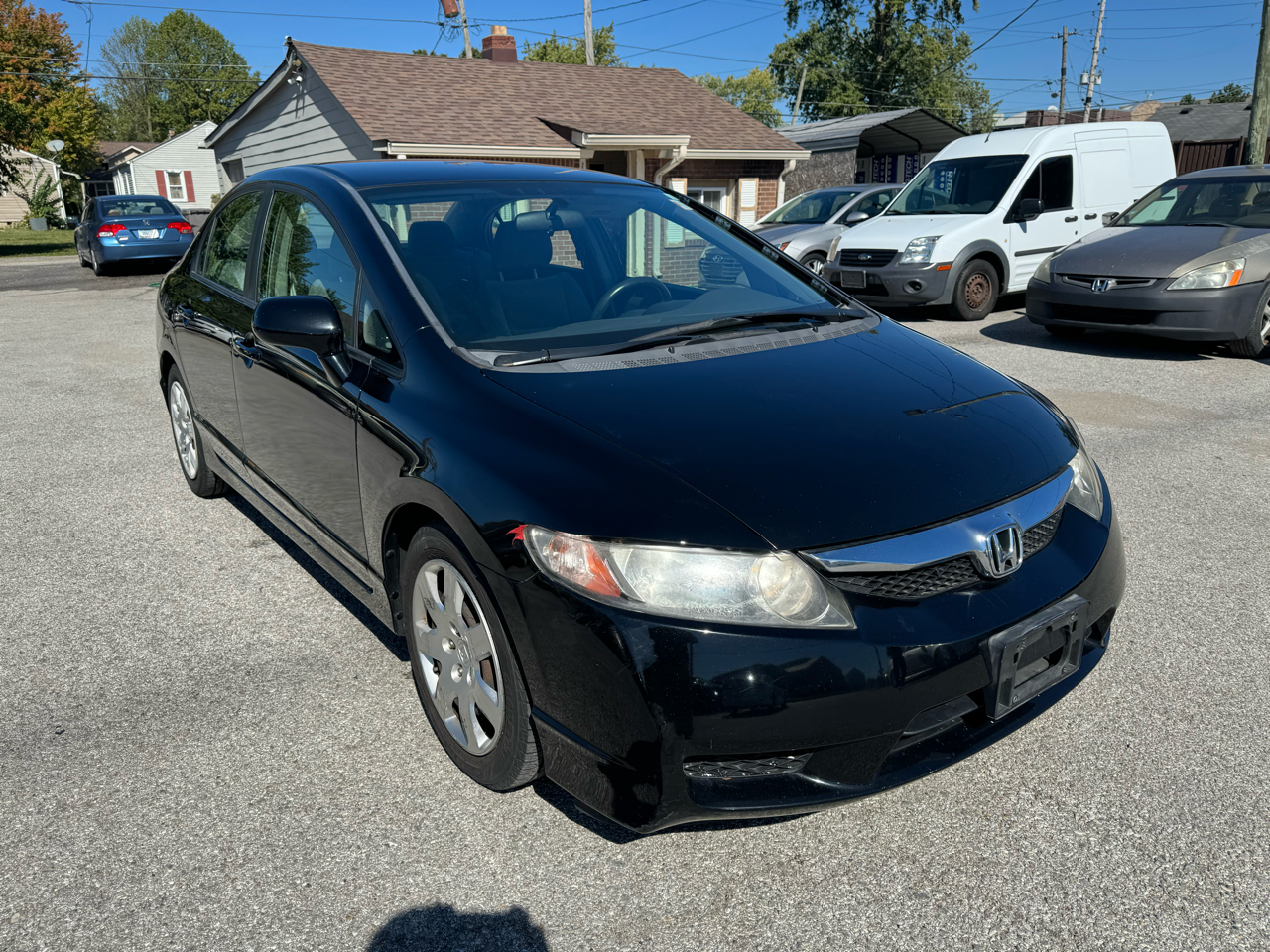 Honda Civic LX Sedan 5-Speed AT 2011 Honda Civic LX Sedan 5-Speed AT 2011