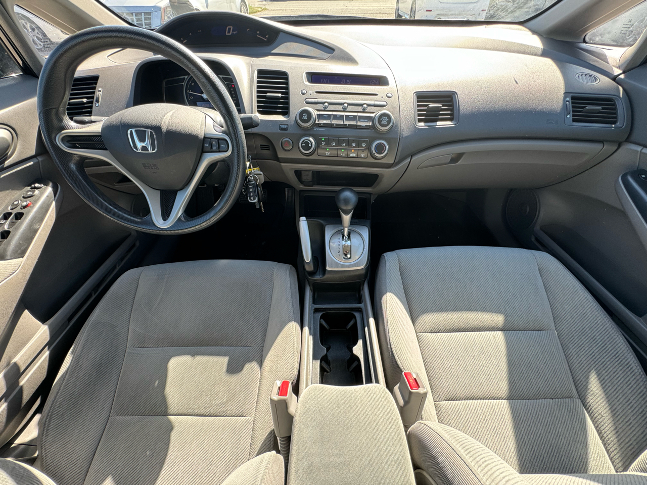 Honda Civic LX Sedan 5-Speed AT 2011 Honda Civic LX Sedan 5-Speed AT 2011