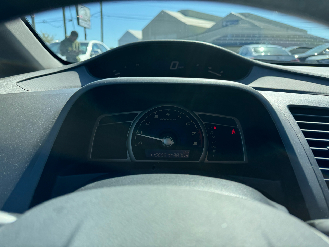 Honda Civic LX Sedan 5-Speed AT 2011 Honda Civic LX Sedan 5-Speed AT 2011