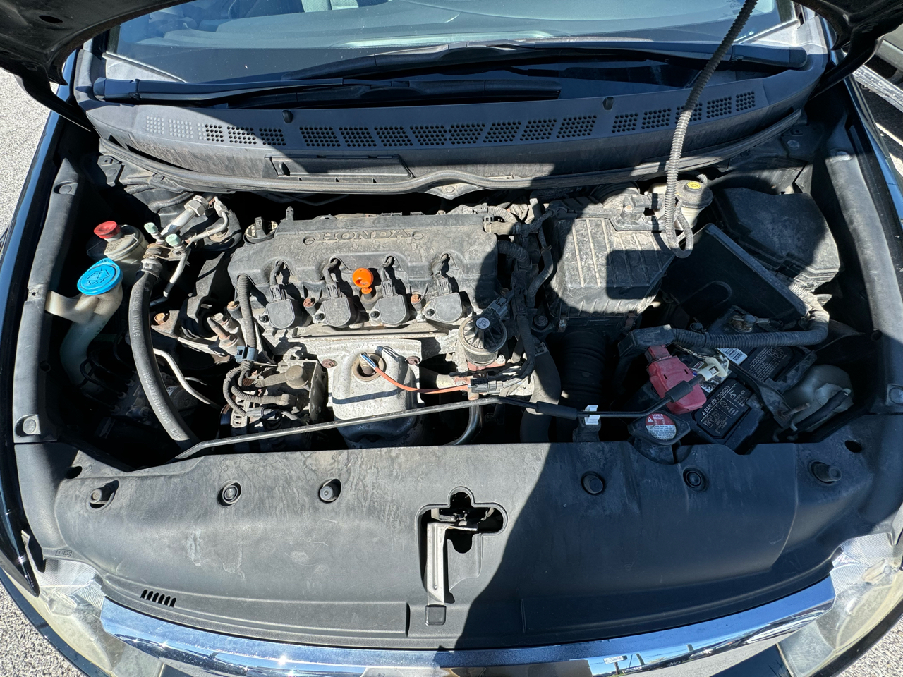 Honda Civic LX Sedan 5-Speed AT 2011 Honda Civic LX Sedan 5-Speed AT 2011