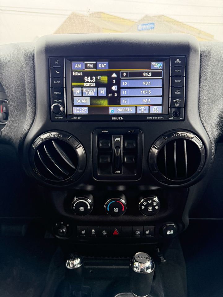 Jeep Wrangler Unlimited Sahara 4WD 2017