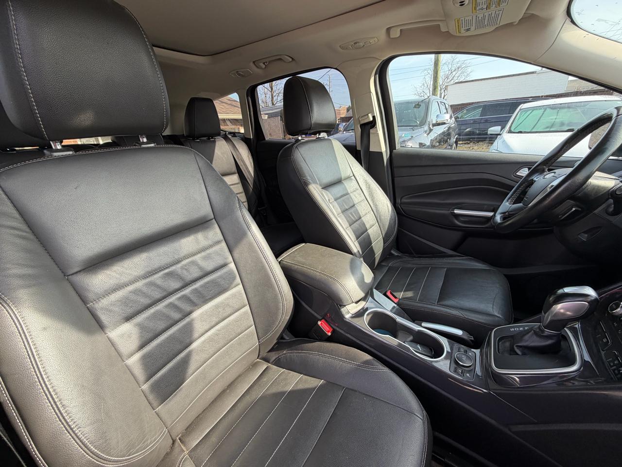 Ford Escape Titanium 4WD 2014