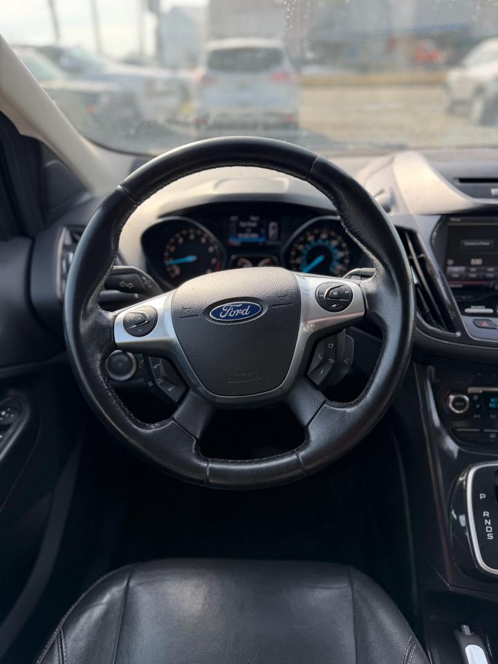 Ford Escape Titanium 4WD 2014