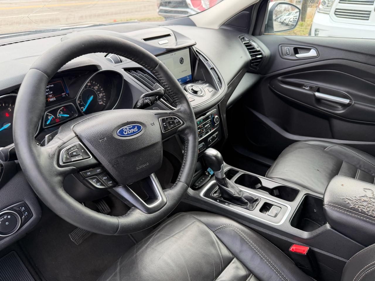 Ford Escape Titanium 4WD 2017