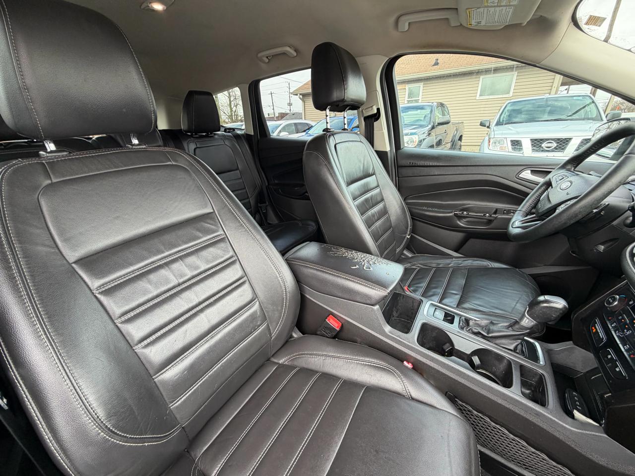 Ford Escape Titanium 4WD 2017