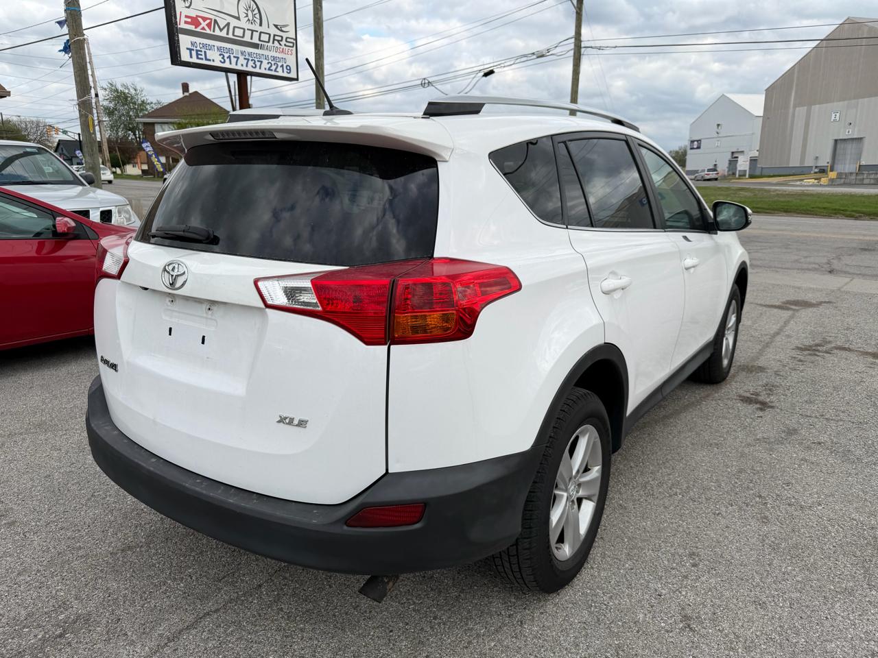 Toyota RAV4 XLE FWD 2013