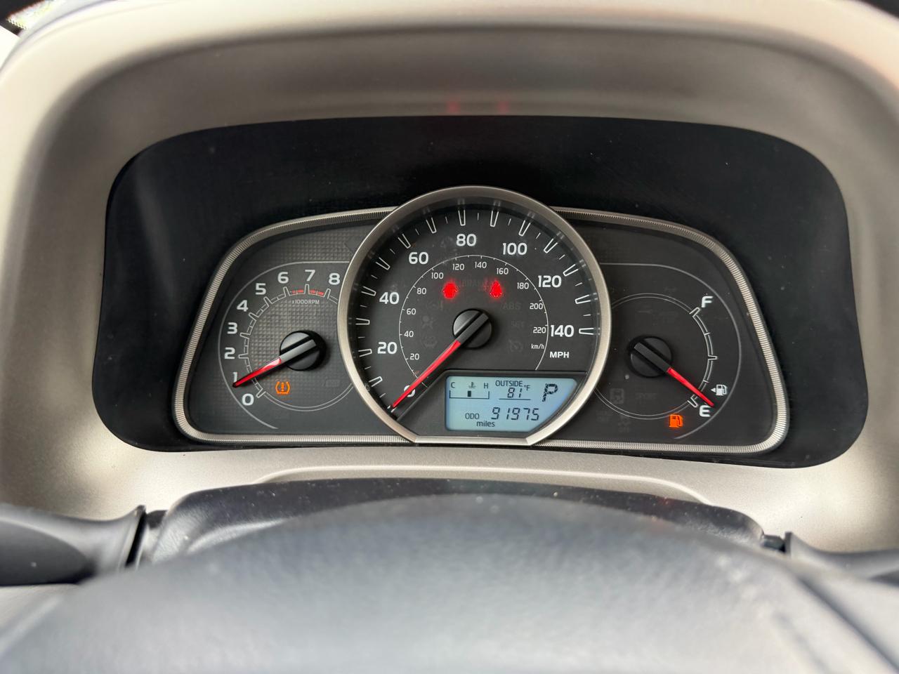 Toyota RAV4 XLE FWD 2013