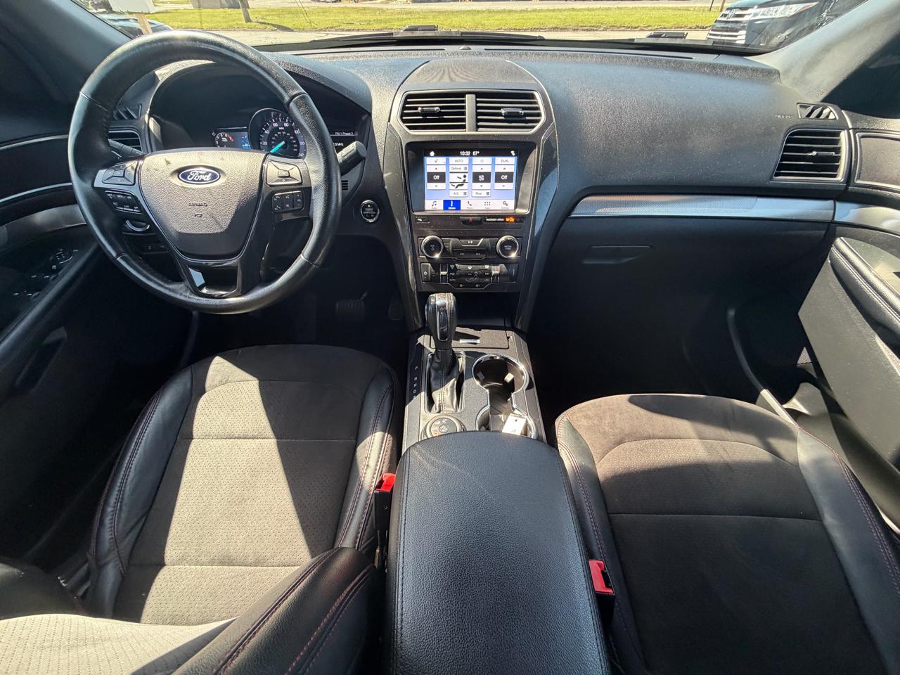 Ford Explorer XLT 4WD 2018