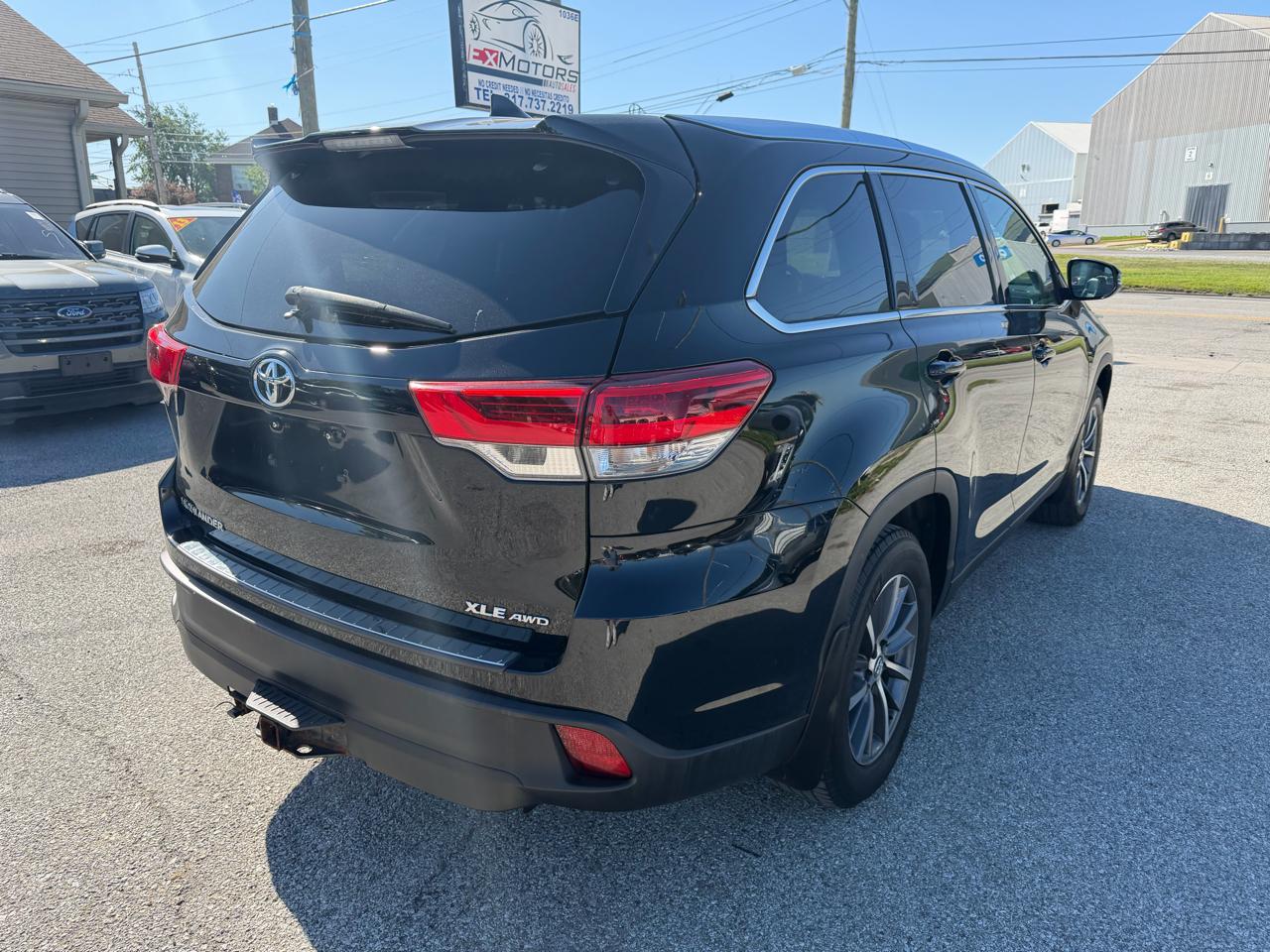 Toyota Highlander SE AWD V6 2019