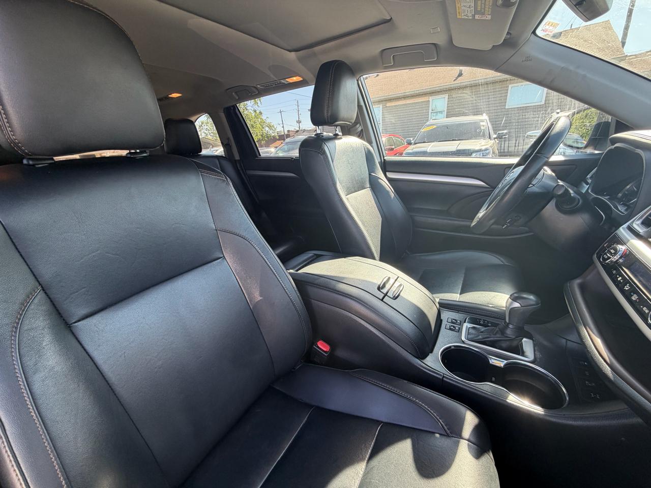 Toyota Highlander SE AWD V6 2019