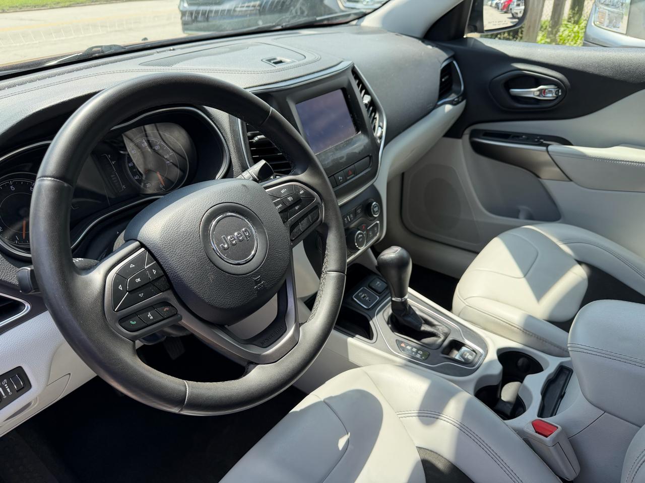 Jeep Cherokee Latitude Plus FWD 2020