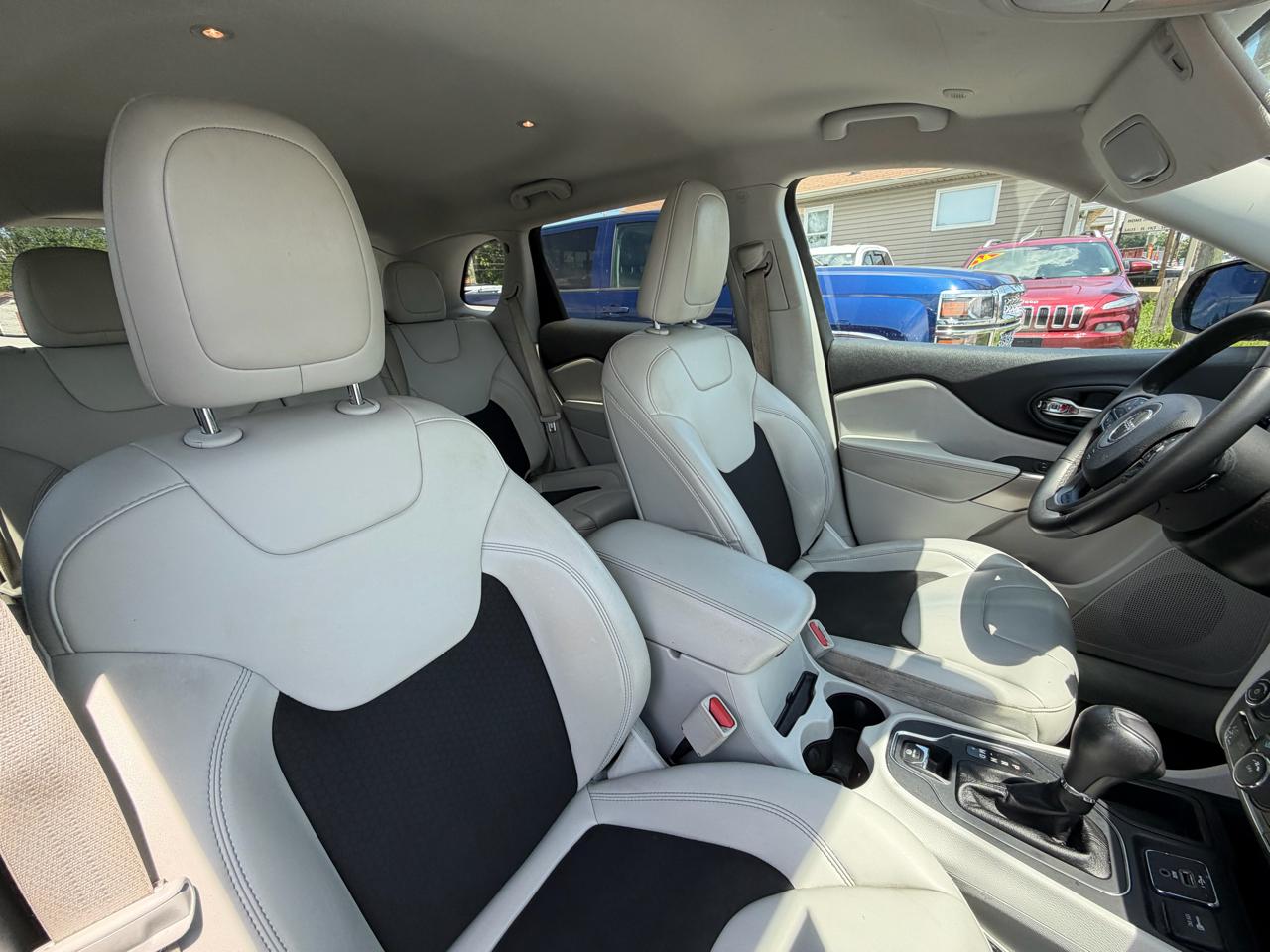 Jeep Cherokee Latitude Plus FWD 2020