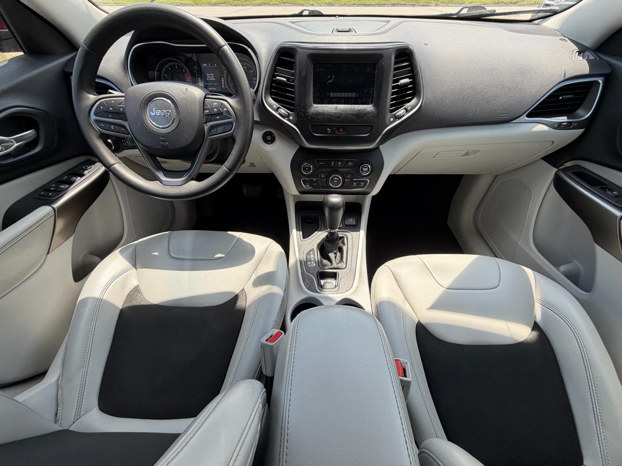 Jeep Cherokee Latitude Plus FWD 2020